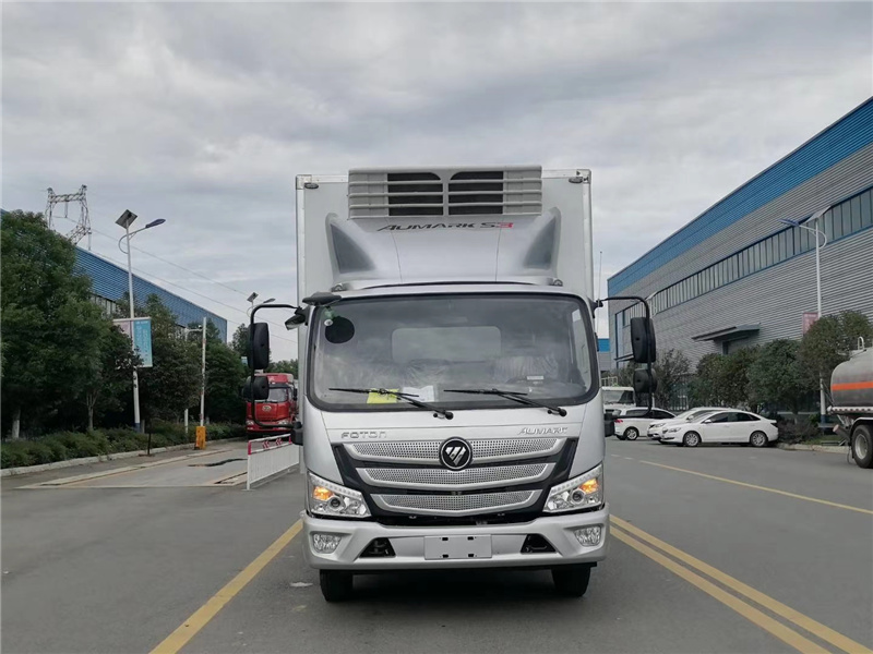 國(guó)六福田歐馬可S1寬體冷藏車(chē)156馬力